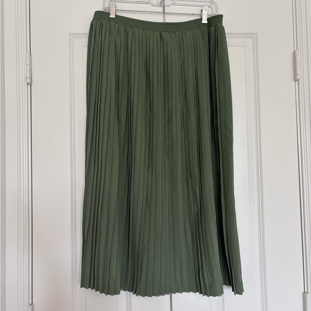 Sage Green Pleated Skirt - Picture 5 of 9